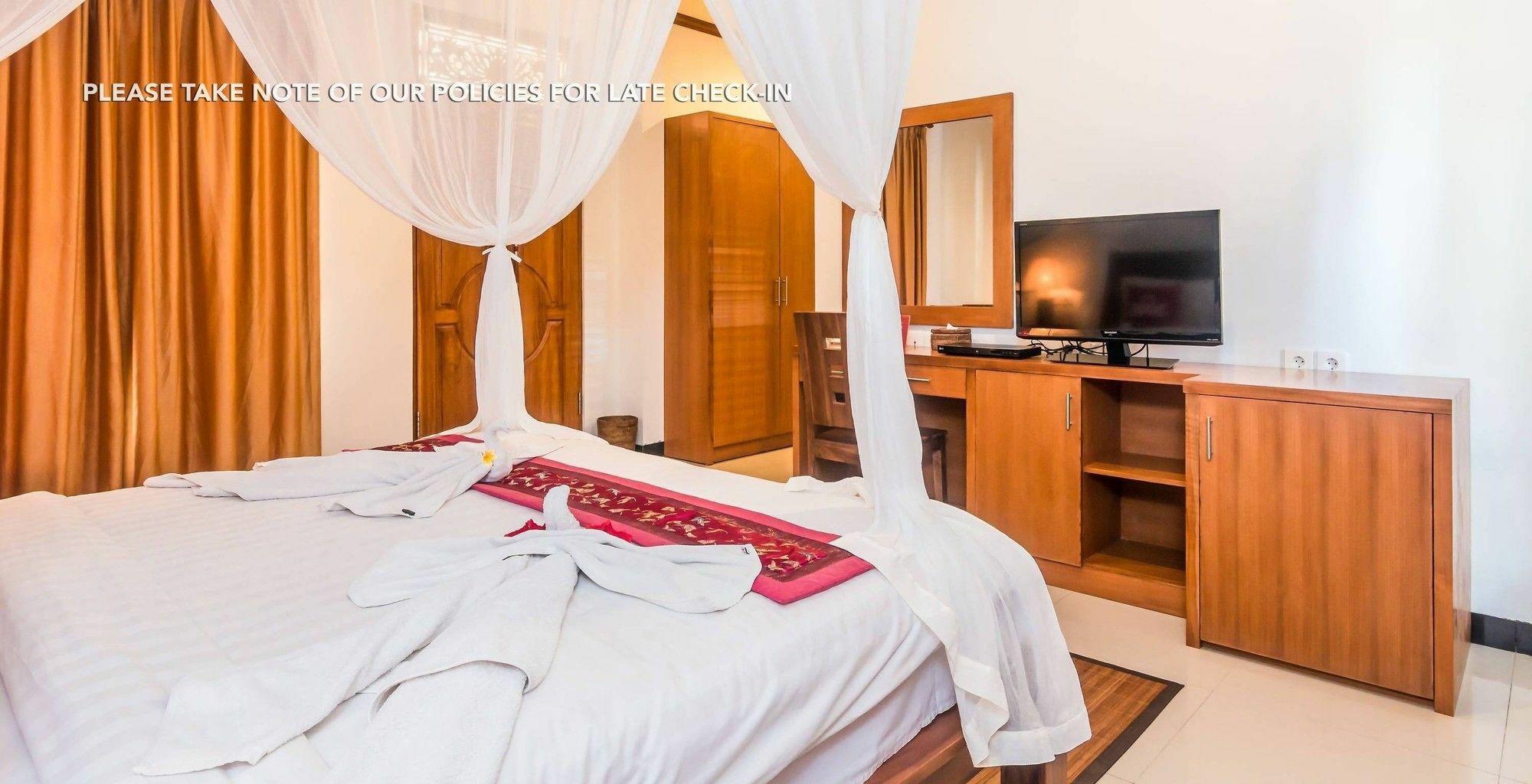 เซน รูมส์ อูบุด งูห์ คูนิง Hotel ภายนอก รูปภาพ